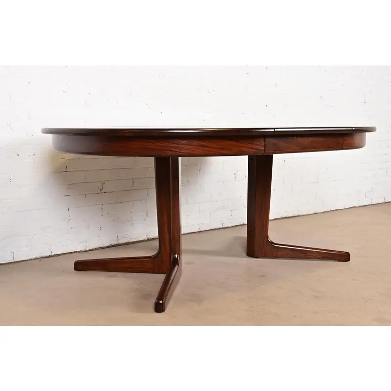 Skovby Danish Modern Sculpted Rosewood Extension Dining Table, Newly Refinished - Image 4