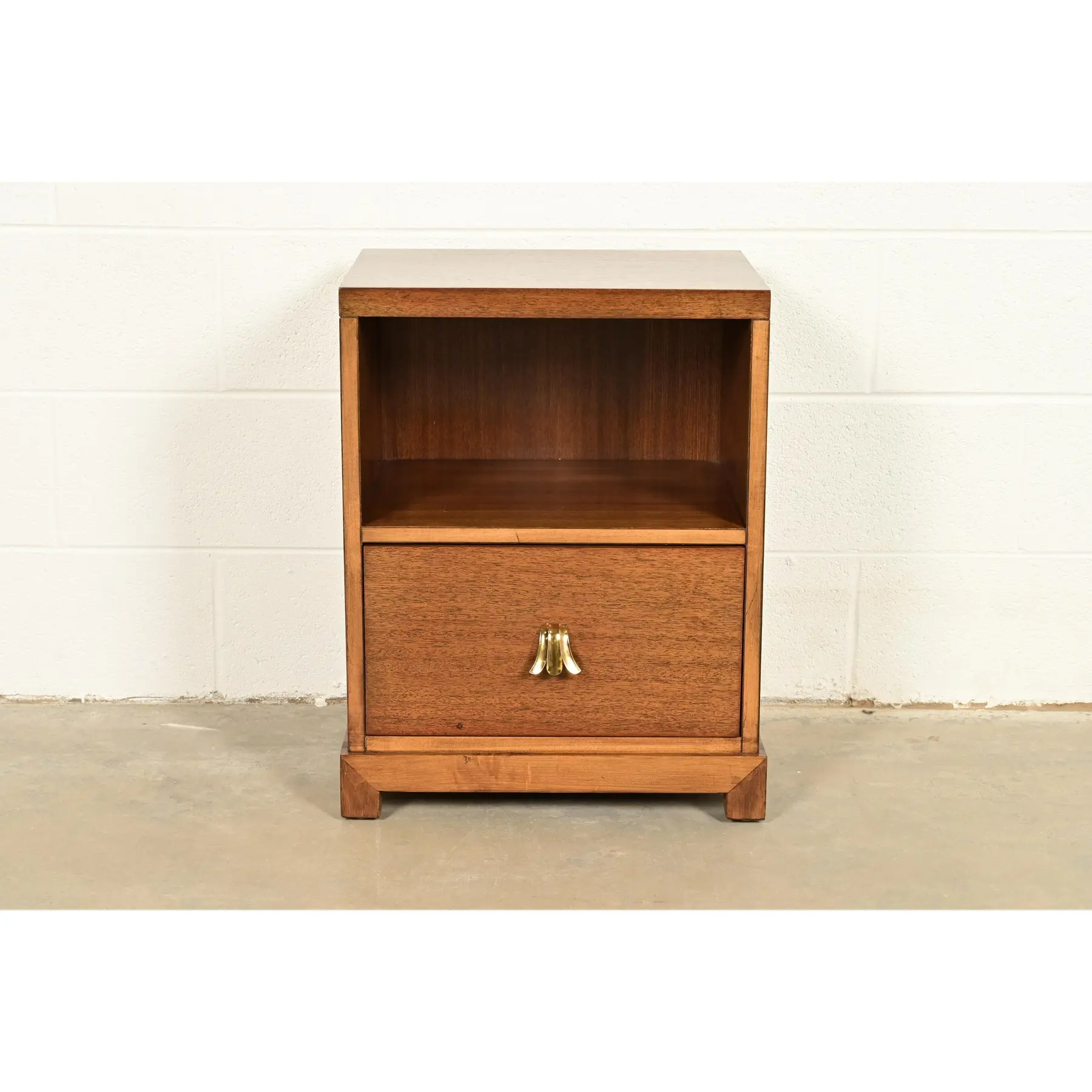 T. H. Robsjohn-Gibbings for Widdicomb Mid-Century Modern Hollywood Regency Mahogany Nightstand, 1950s