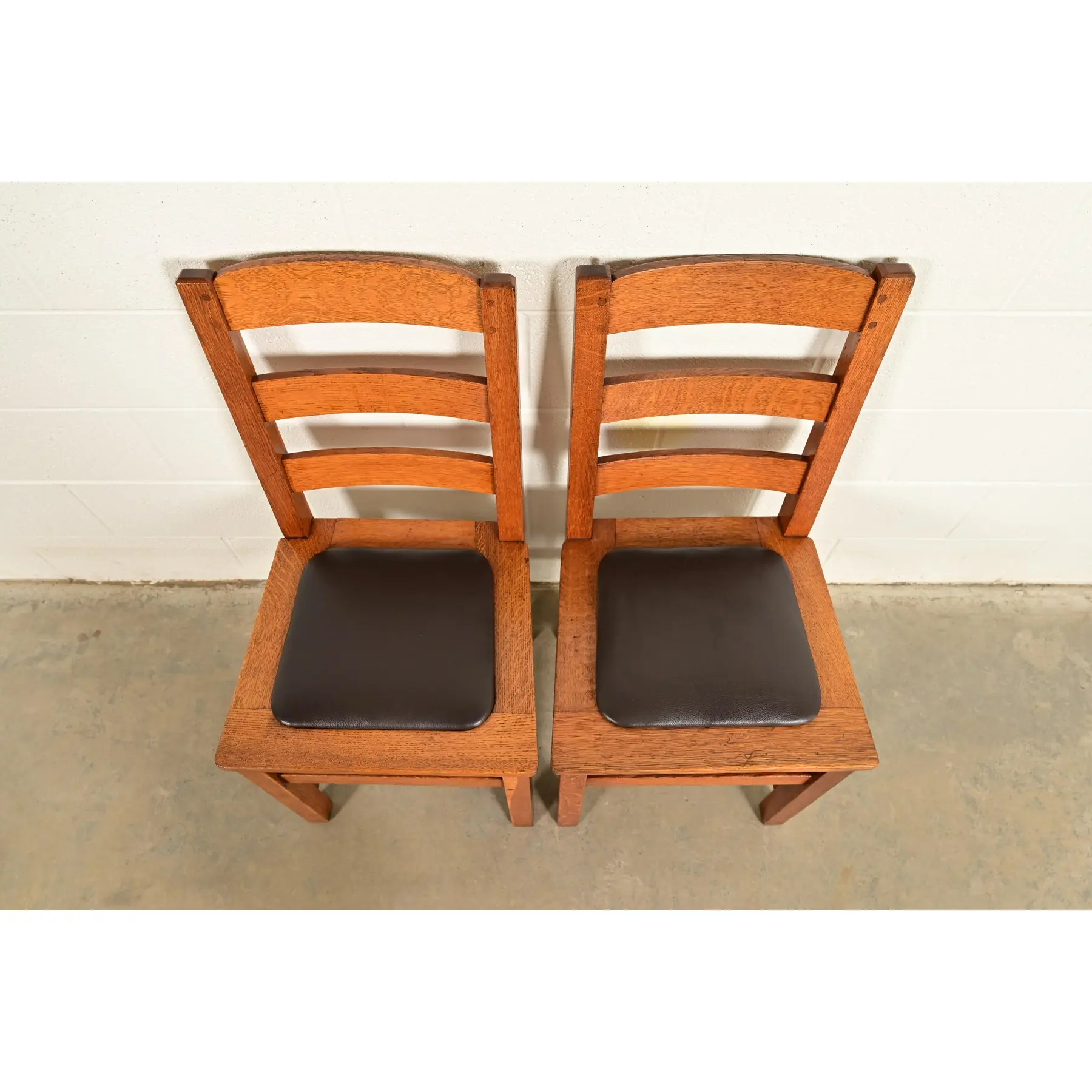 Limbert Antique Mission Oak Arts & Crafts Ladder Back Dining Chairs, Pair - Image 5