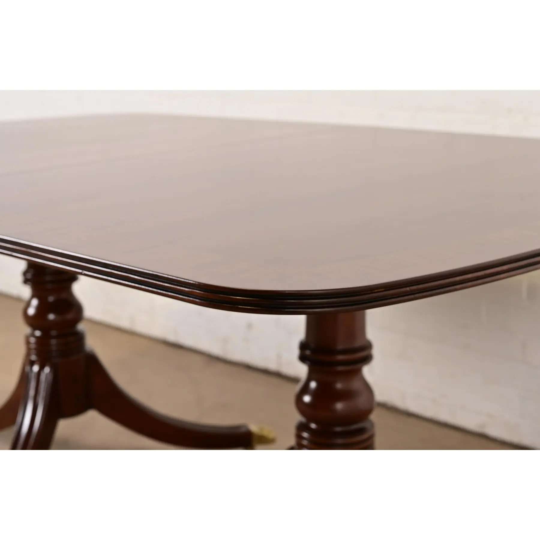 Henredon Georgian Banded Mahogany Double Pedestal Extension Dining Table, Newly Refinished - Image 10