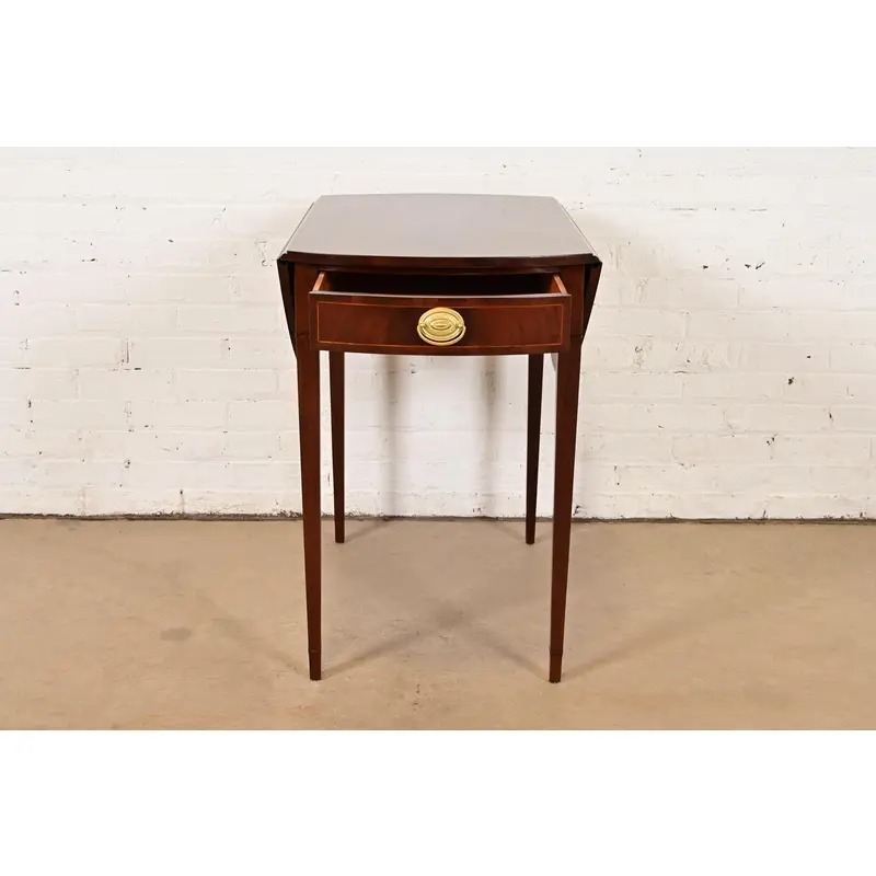 Baker Furniture Georgian Flame Mahogany Drop Leaf Pembroke Side Table, Newly Refinished - Image 5
