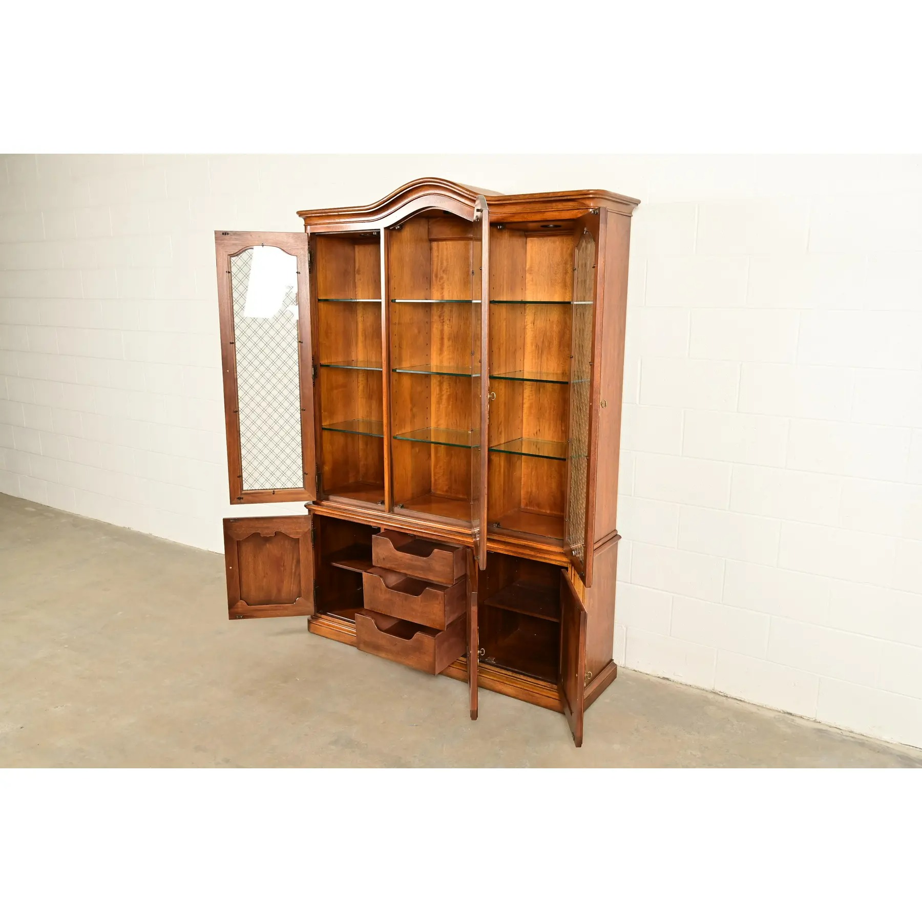 Henredon French Provincial Louis XV Carved Walnut Lighted Breakfront Bookcase Cabinet, Circa 1970s - Image 6
