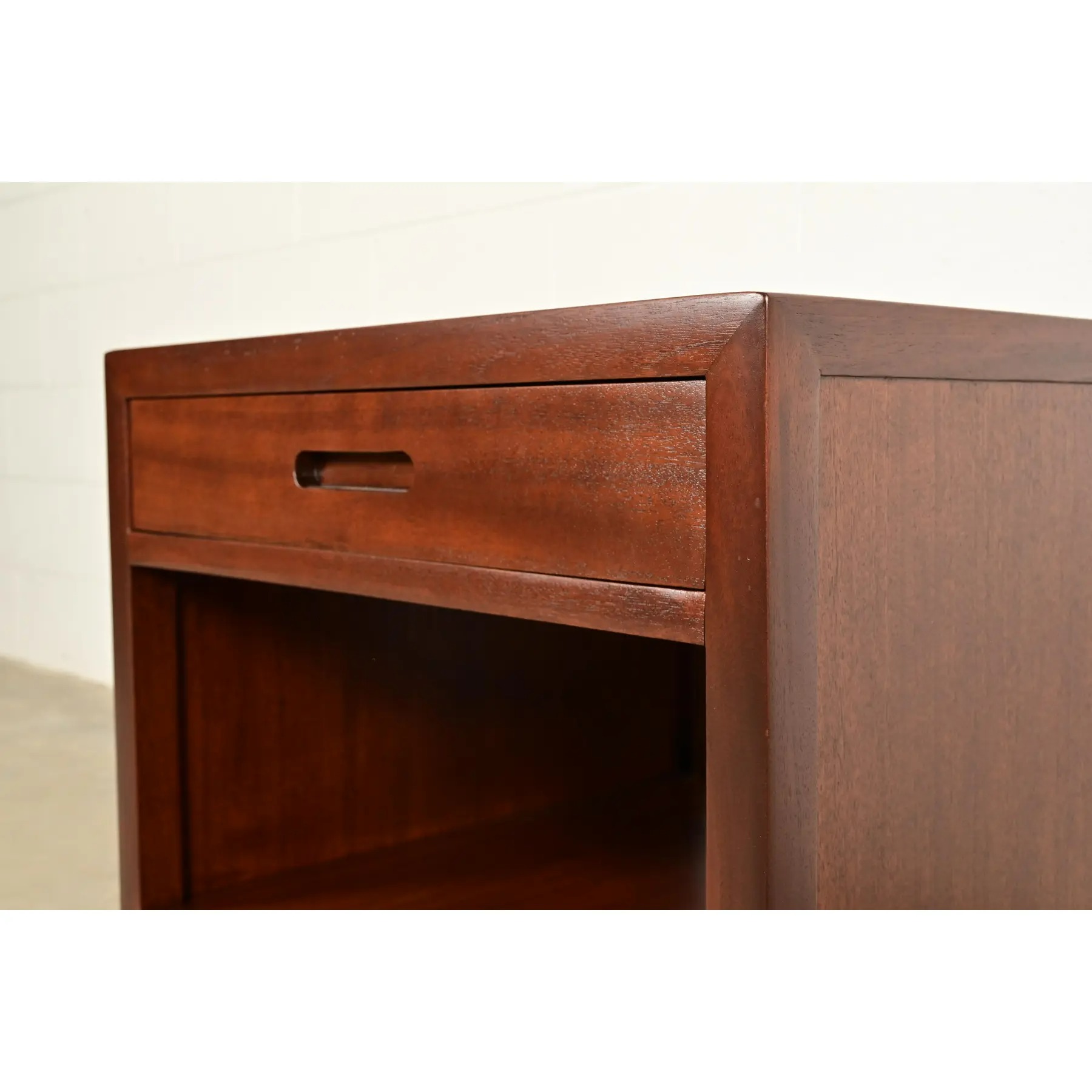 Frank Lloyd Wright for Heritage Henredon Taliesin Mahogany Nightstand or Side Table, Newly Refinished - Image 10