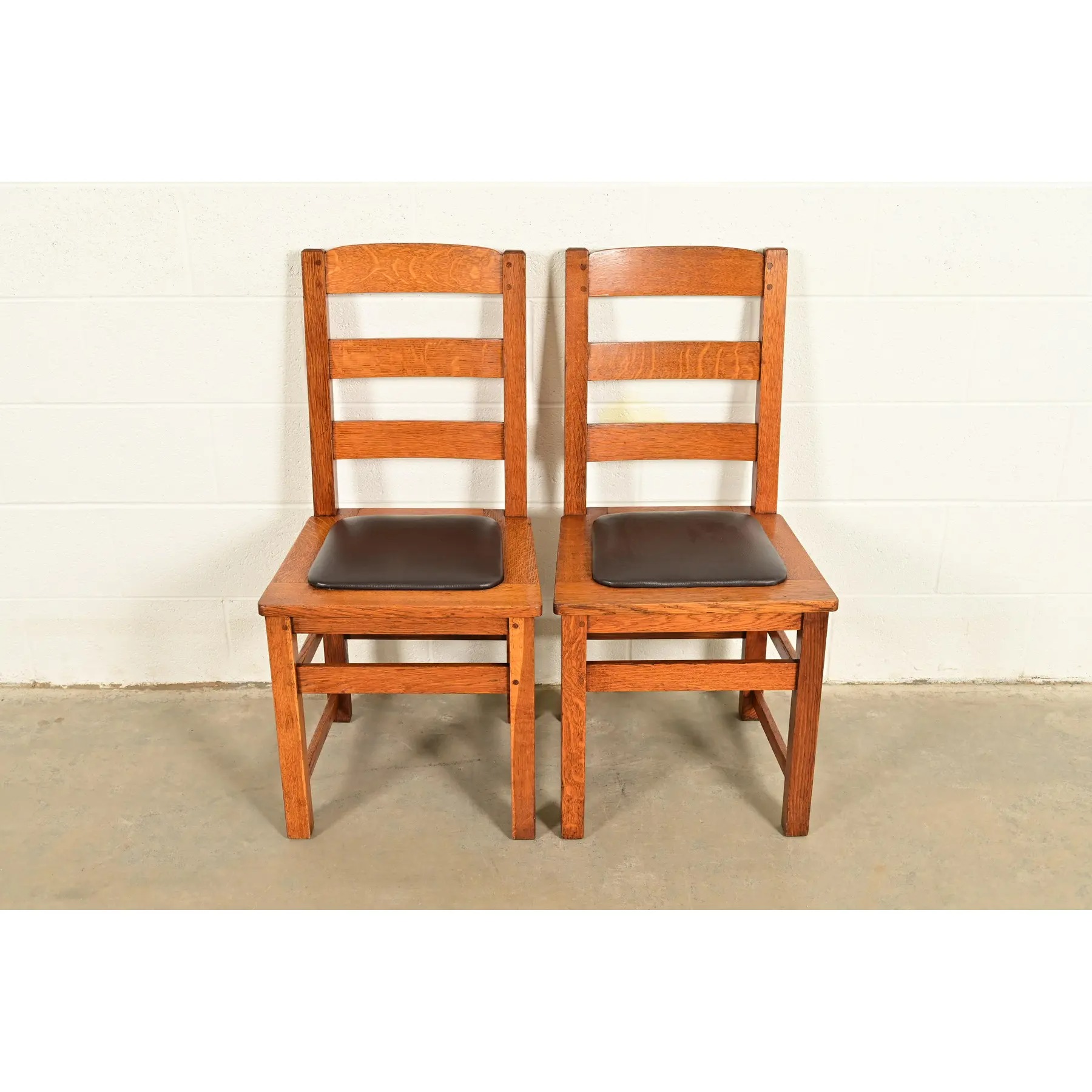 Limbert Antique Mission Oak Arts & Crafts Ladder Back Dining Chairs, Pair