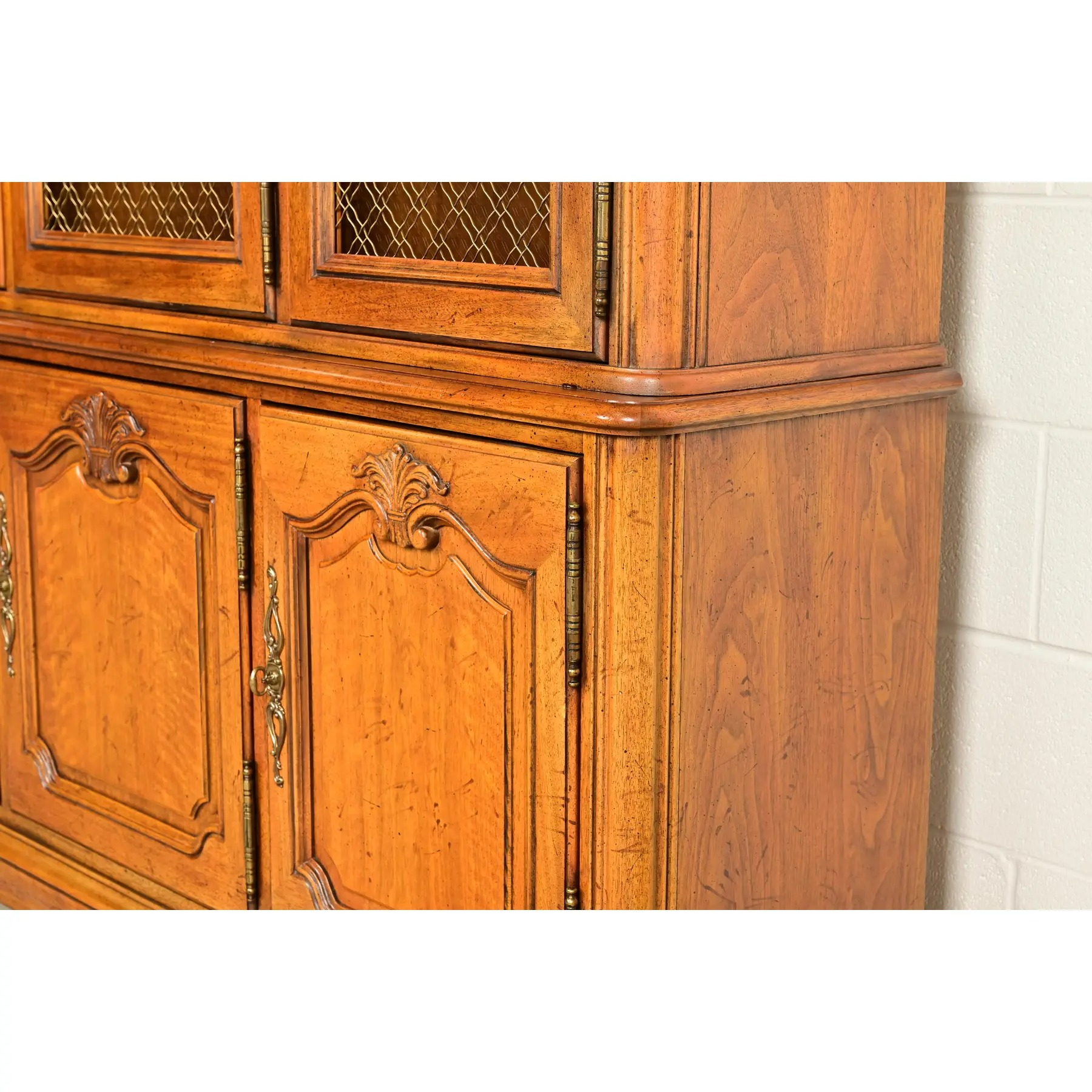 Henredon French Provincial Louis XV Carved Walnut Lighted Breakfront Bookcase Cabinet, Circa 1970s - Image 13