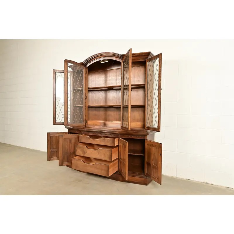 Ethan Allen Georgian Solid Maple Lighted Breakfront Bookcase Cabinet - Image 6