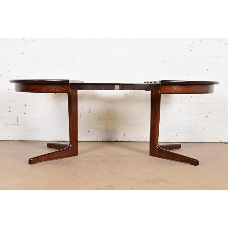Skovby Danish Modern Sculpted Rosewood Extension Dining Table, Newly Refinished - Image 6