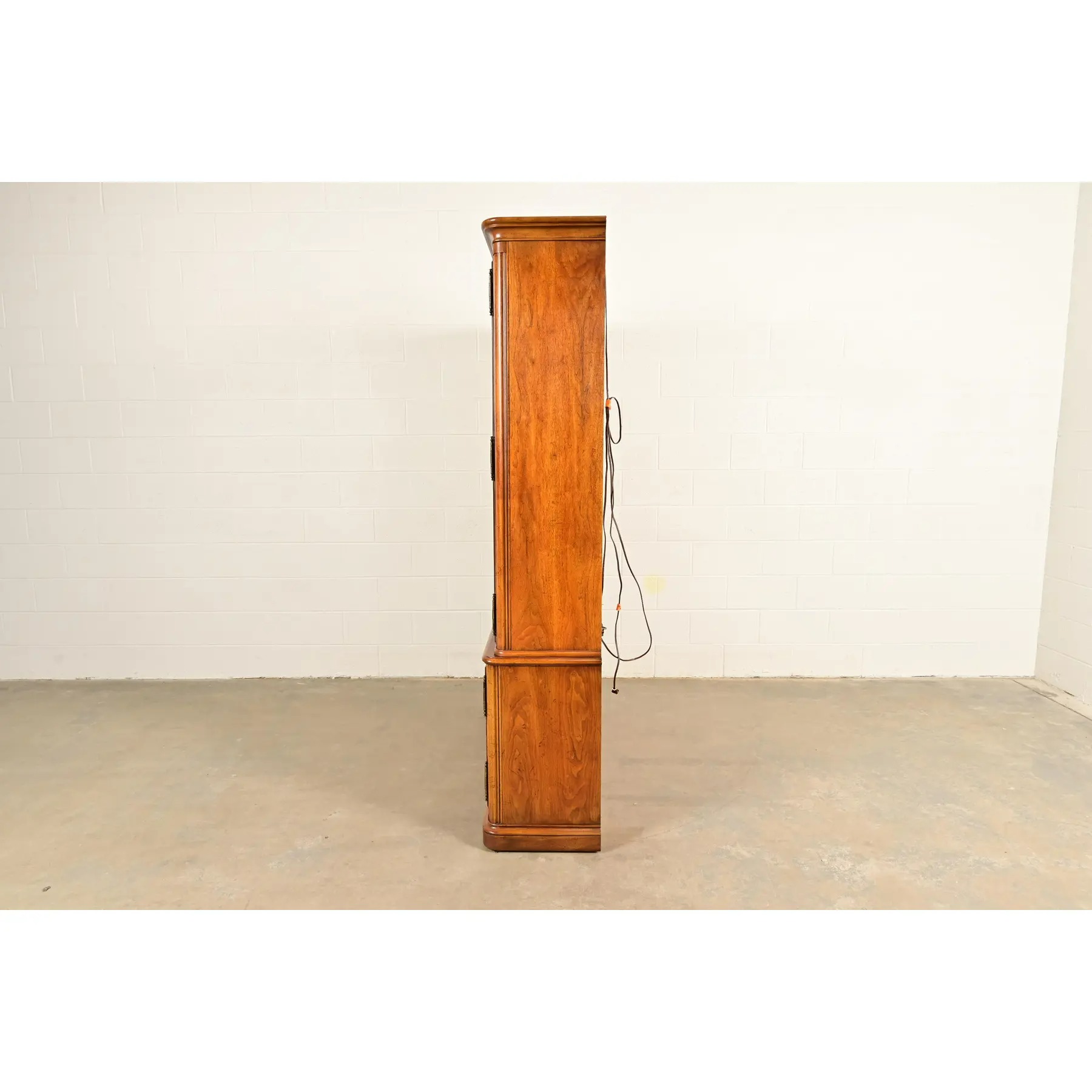 Henredon French Provincial Louis XV Carved Walnut Lighted Breakfront Bookcase Cabinet, Circa 1970s - Image 15