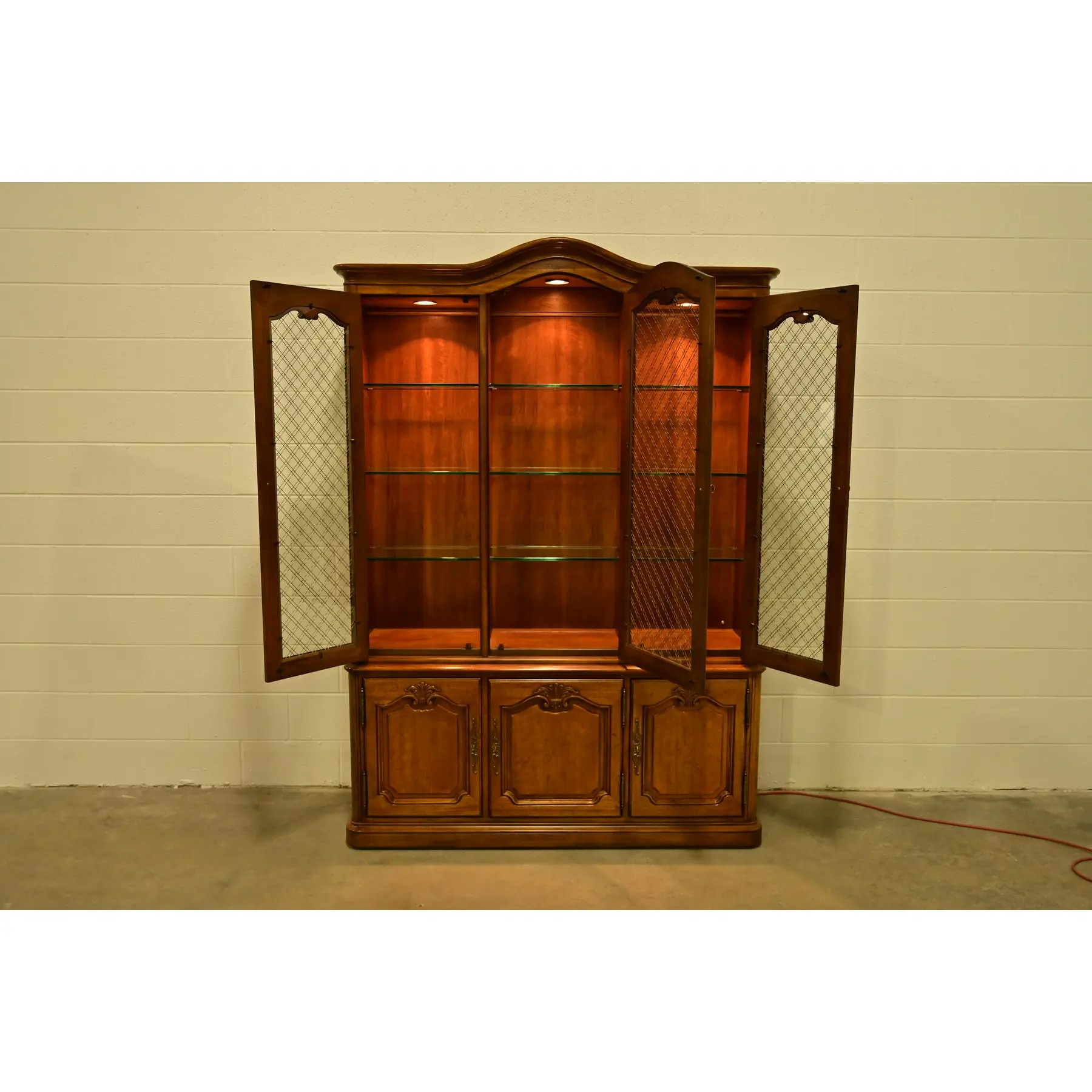 Henredon French Provincial Louis XV Carved Walnut Lighted Breakfront Bookcase Cabinet, Circa 1970s - Image 7