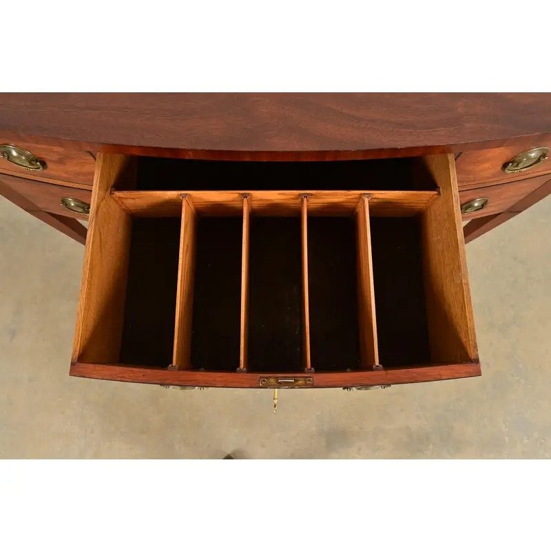 Baker Furniture Style Federal Mahogany Bow Front Sideboard Credenza or Buffet - Image 7
