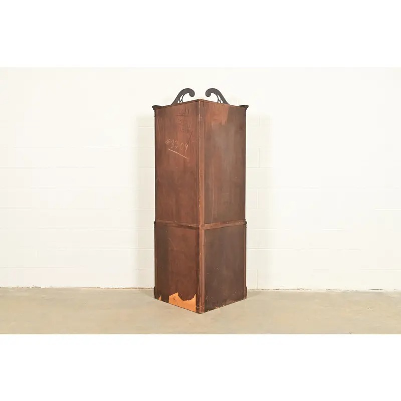 Baker Furniture Style Georgian Flame Mahogany Corner Cabinet, Circa 1940s - Image 9
