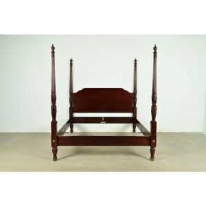 Baker Furniture Historic Charleston Collection Georgian Carved Mahogany King Size Poster Bed