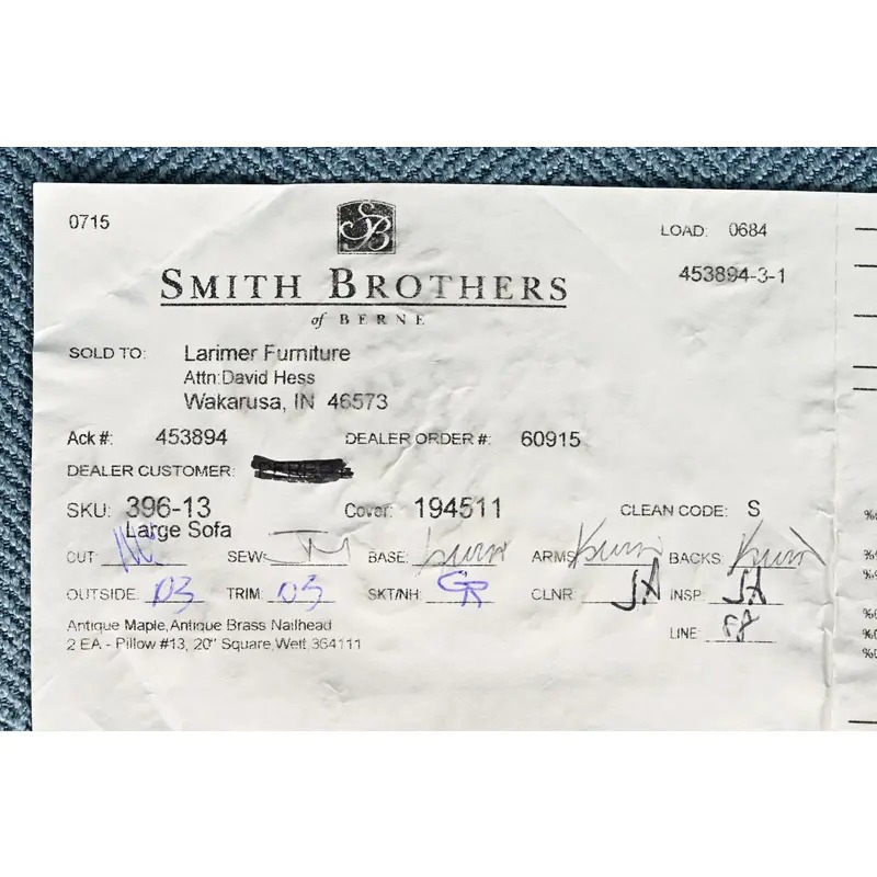 Smith Brothers Traditional Roll Arm Tufted Sofa - Image 12