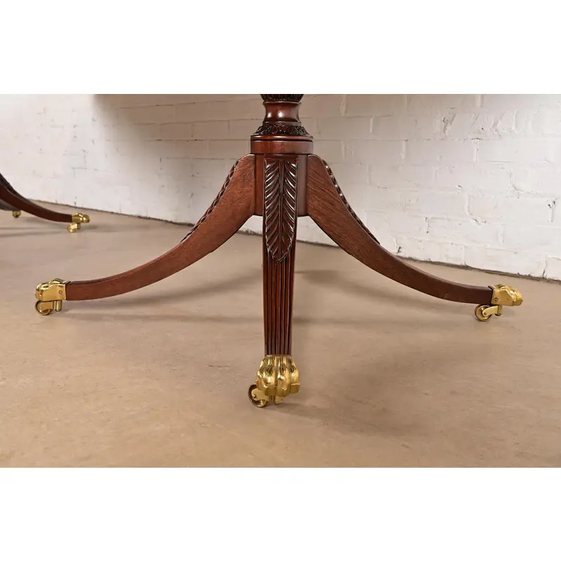 Kindel Furniture Georgian Mahogany Double Pedestal Extension Dining Table, Newly Refinished - Image 13