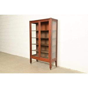 Stickley Brothers Style Antique Mission Oak Arts & Crafts Bookcase Cabinet, Circa 1910