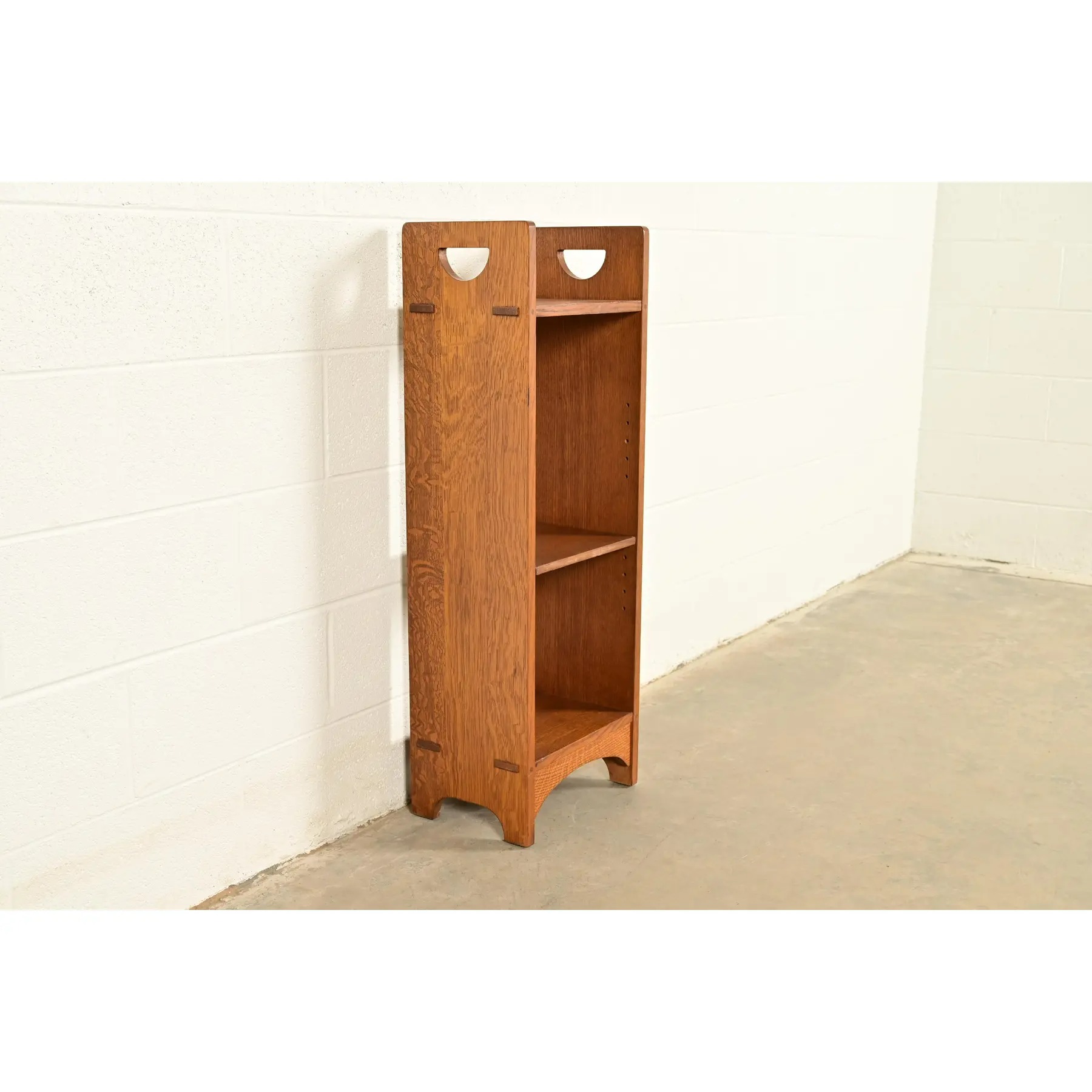 Stickley Mission Oak Arts & Crafts Cutout Bookshelf - Image 3