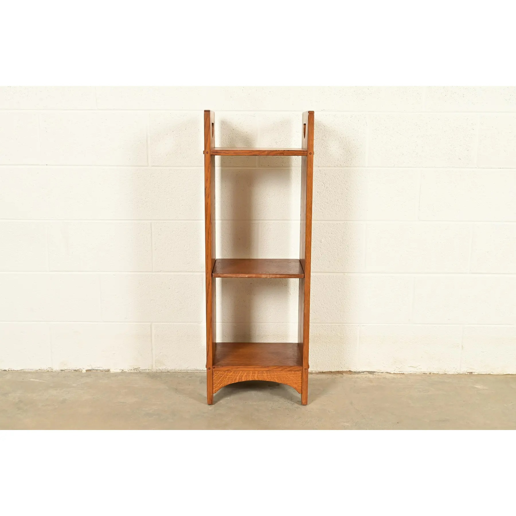 Stickley Mission Oak Arts & Crafts Cutout Bookshelf - Image 5