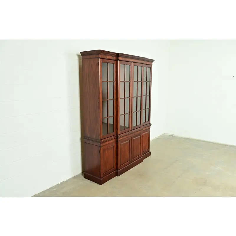 Henkel Harris Georgian Carved Mahogany Lighted Breakfront Bookcase Cabinet - Image 4