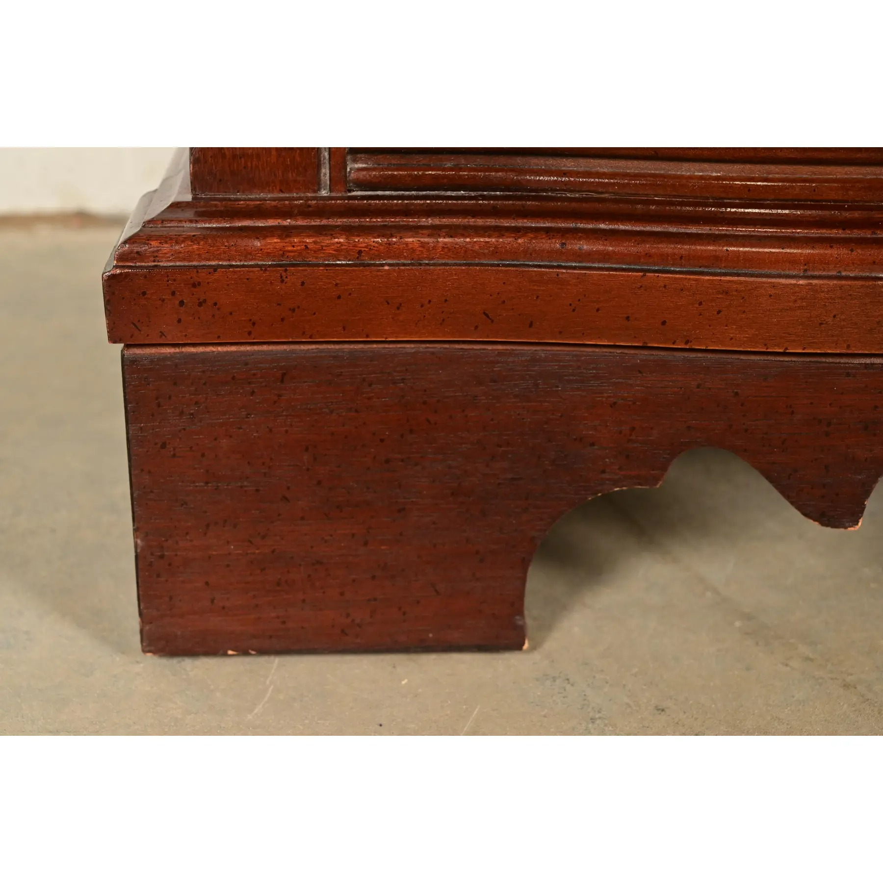 Chippendale Carved Mahogany Serpentine Front Six-Drawer Highboy Dresser - Image 11