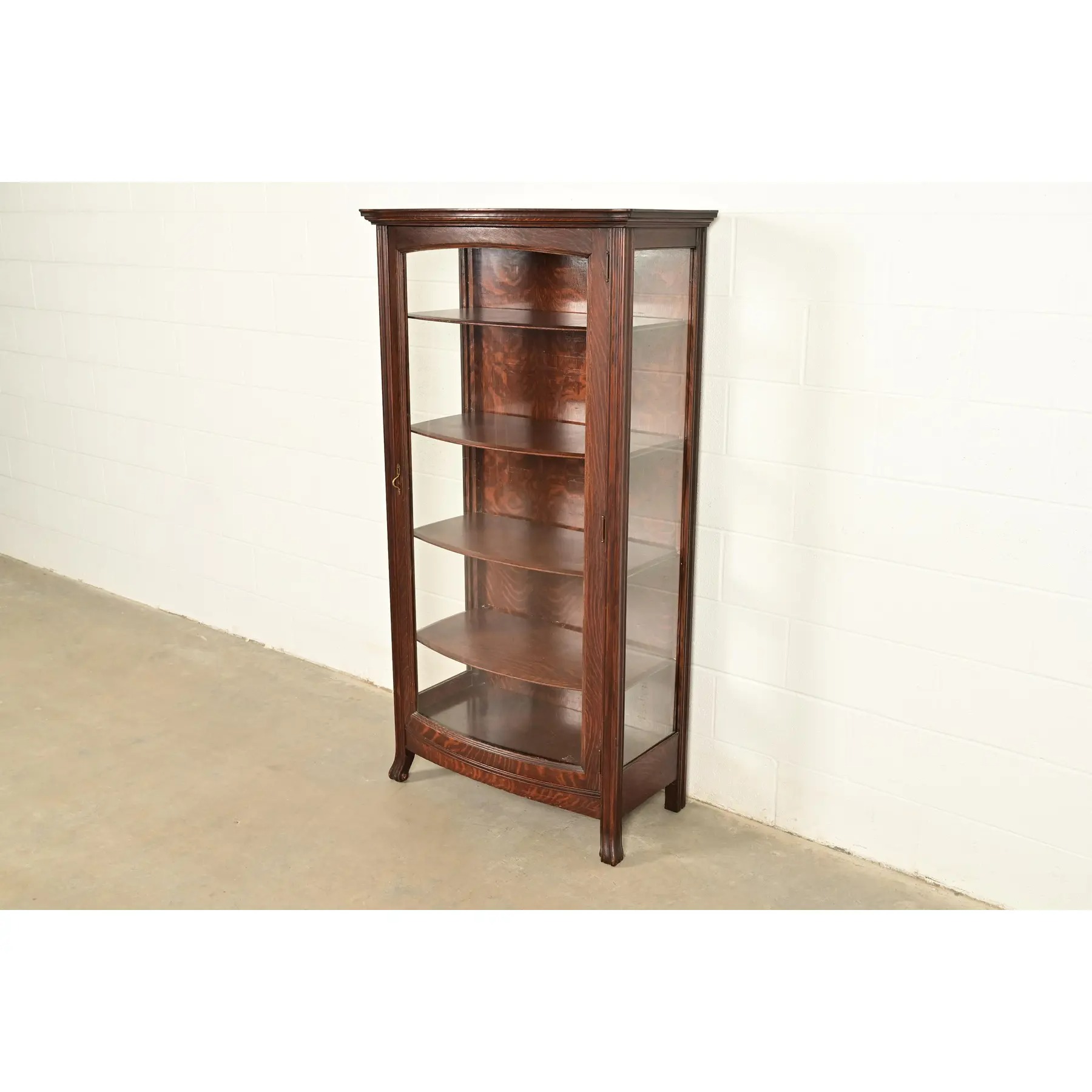 Berkey & Gay Antique Victorian Carved Oak Curved Glass Bookcase or Display Cabinet, Circa 1900