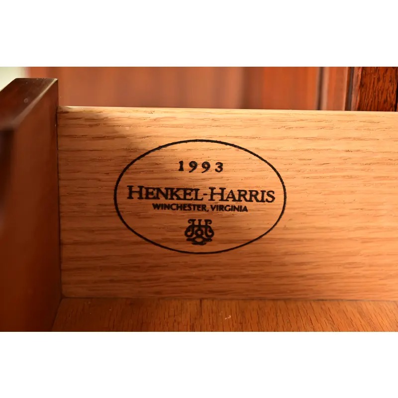 Henkel Harris Georgian Carved Mahogany Lighted Breakfront Bookcase Cabinet - Image 8