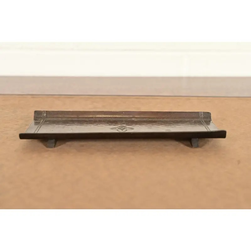 Roycroft Arts & Crafts Hammered Copper Quatrefoil Pen Tray - Image 4