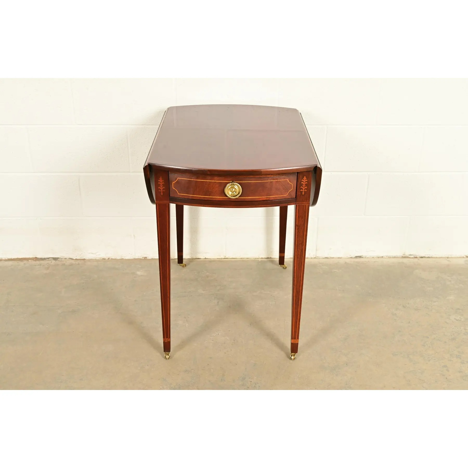 Baker Furniture Historic Charleston Georgian Inlaid Flame Mahogany Drop Leaf Pembroke Side Table - Image 2
