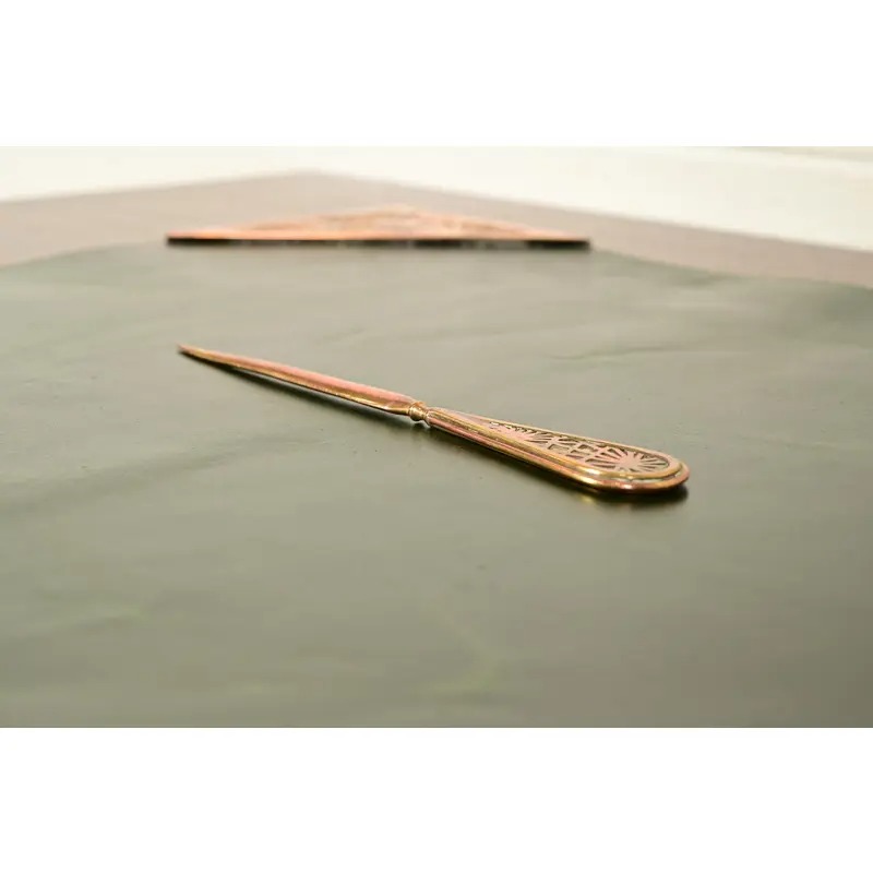 Tiffany Studios New York Pine Needle Pattern Bronze Doré and Slag Glass Letter Opener - Image 5