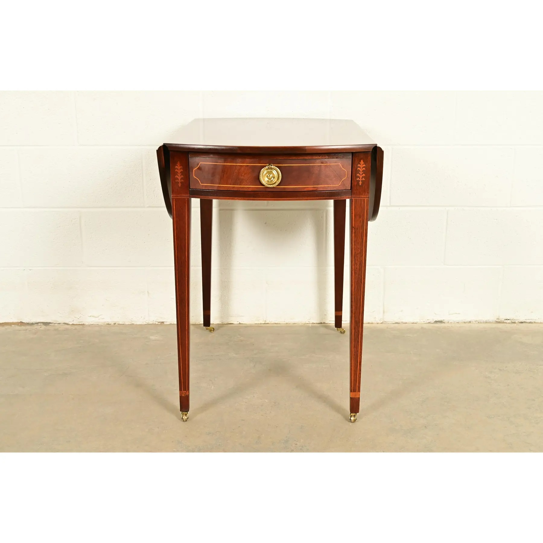 Baker Furniture Historic Charleston Georgian Inlaid Flame Mahogany Drop Leaf Pembroke Side Table - Image 3