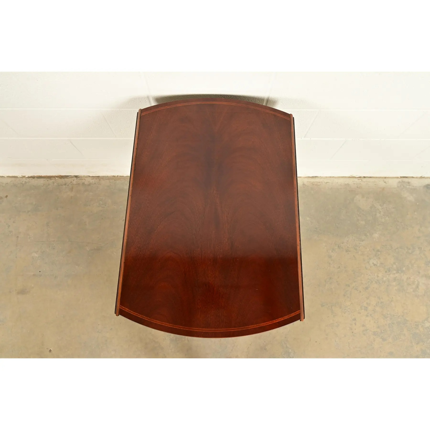Baker Furniture Historic Charleston Georgian Inlaid Flame Mahogany Drop Leaf Pembroke Side Table - Image 5