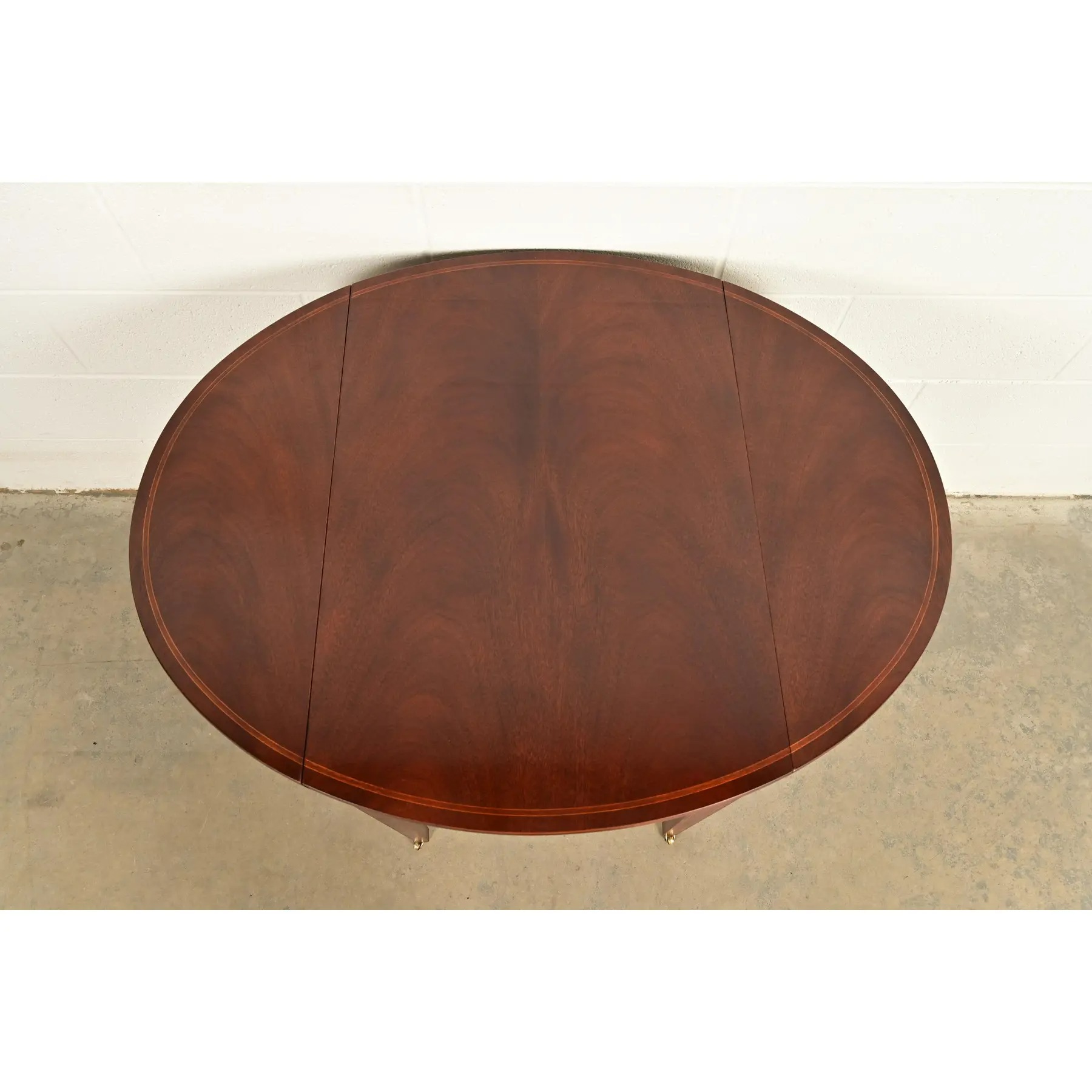 Baker Furniture Historic Charleston Georgian Inlaid Flame Mahogany Drop Leaf Pembroke Side Table - Image 9