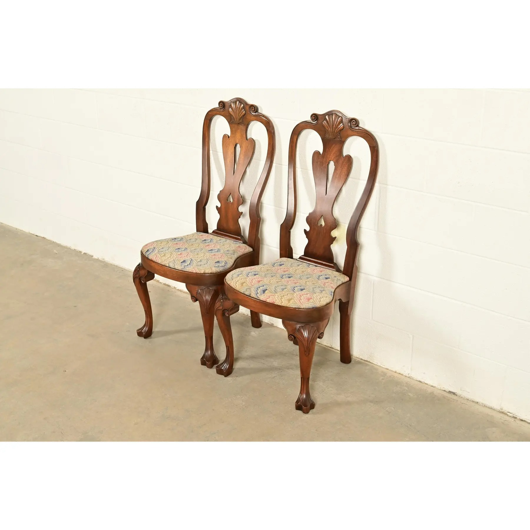 Kittinger Georgian Carved Mahogany Side Chairs or Dining Chairs, Pair