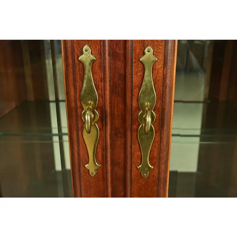Thomasville Georgian Carved Cherry Wood Lighted Breakfront Bookcase or Display Cabinet - Image 7