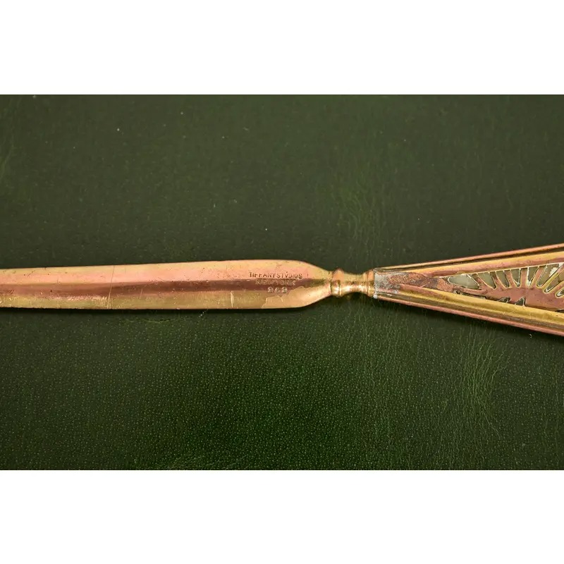 Tiffany Studios New York Pine Needle Pattern Bronze Doré and Slag Glass Letter Opener - Image 8