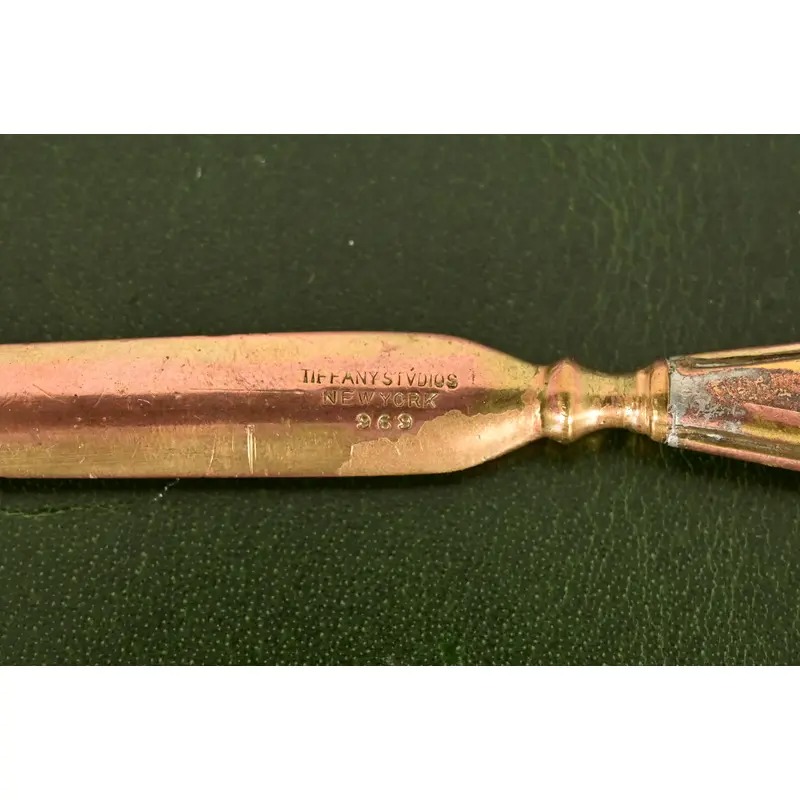 Tiffany Studios New York Pine Needle Pattern Bronze Doré and Slag Glass Letter Opener - Image 9