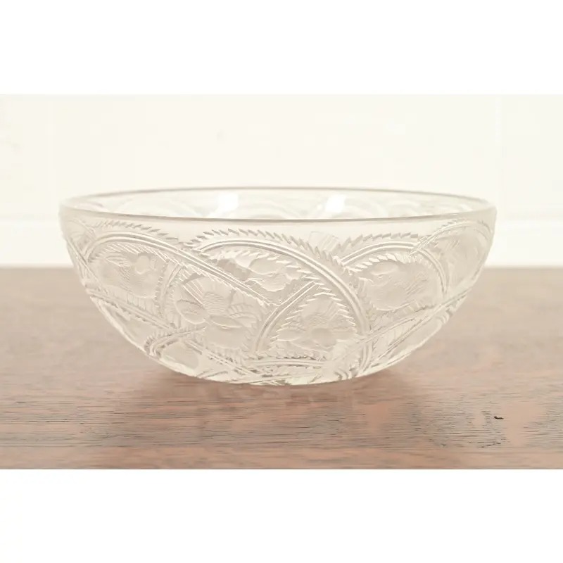 Lalique "Pinsons" Art Deco Frosted Crystal Glass Bowl, Circa 1930s