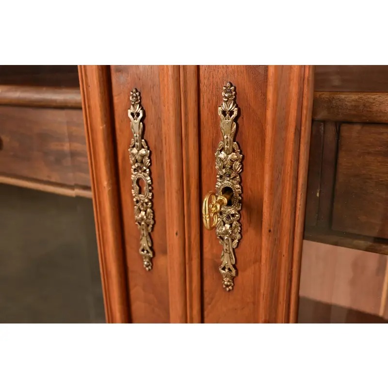 R. J. Horner Style Antique Victorian Carved Walnut Bookcase Cabinet, Circa 1880s - Image 10
