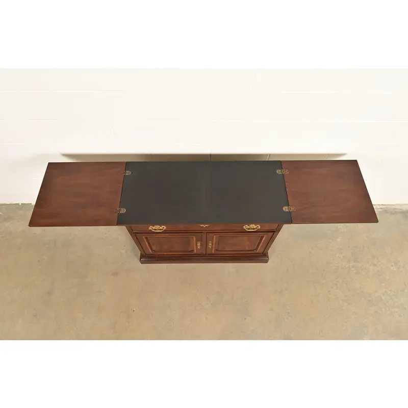 Drexel Heritage Georgian Flame Mahogany Flip Top Buffet Server or Bar Cabinet - Image 11