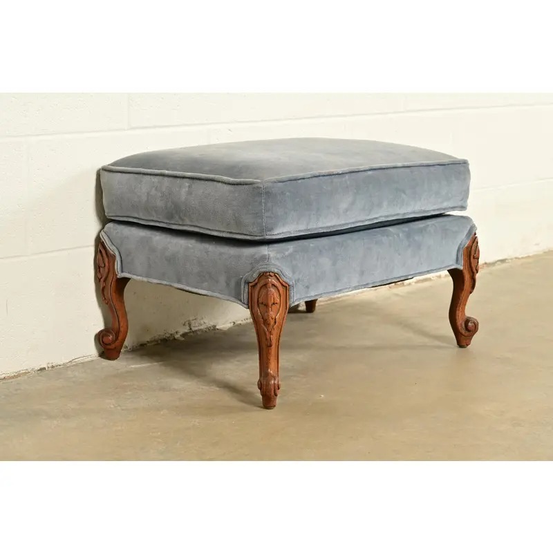 Baker Furniture Style French Provincial Louis XV Carved Walnut Velvet Upholstered Lounge Chair and Ottoman | Circa 1960s - Image 12