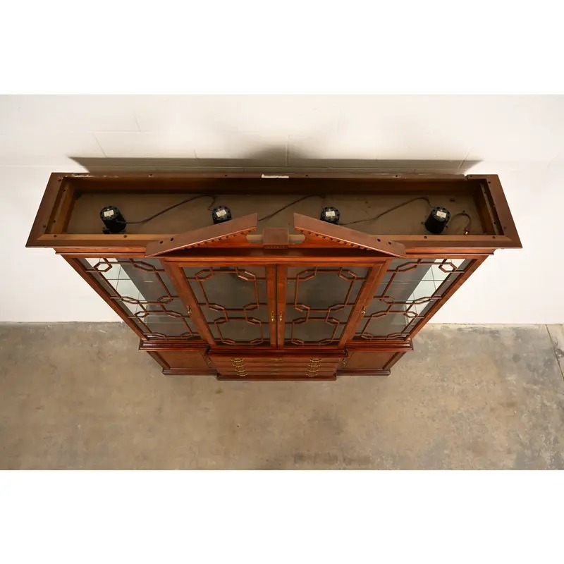 Henredon Georgian Carved Mahogany Breakfront Bookcase Cabinet - Image 12