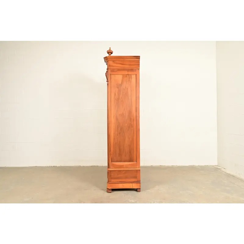R. J. Horner Style Antique Victorian Carved Walnut Bookcase Cabinet, Circa 1880s - Image 13
