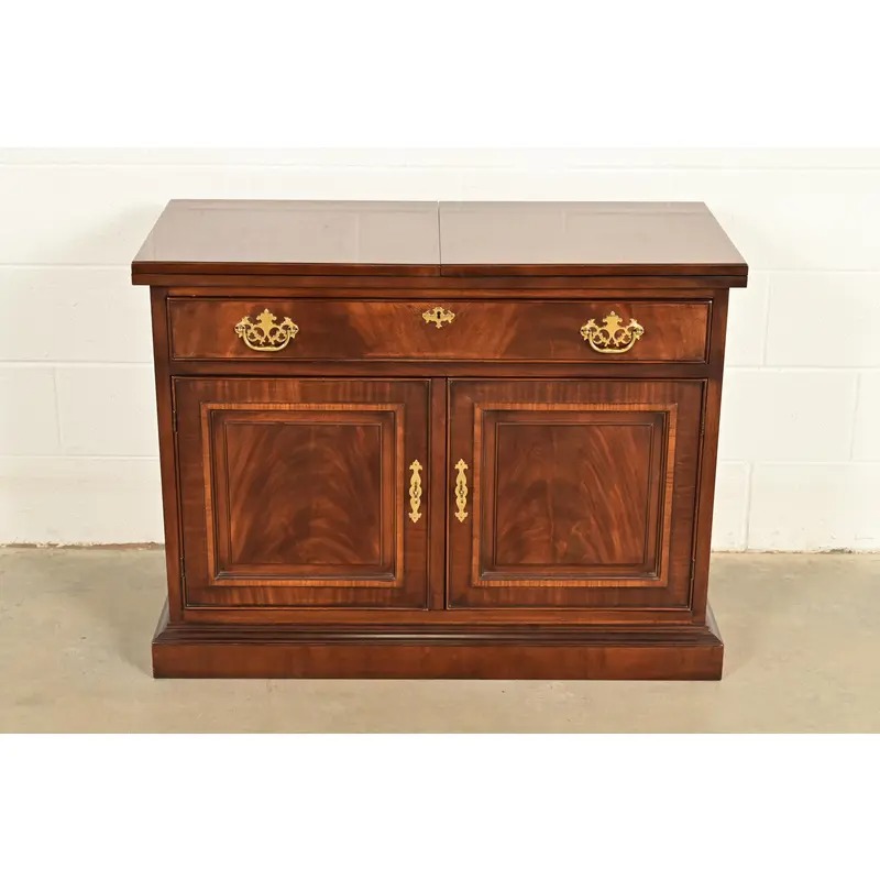 Drexel Heritage Georgian Flame Mahogany Flip Top Buffet Server or Bar Cabinet - Image 3