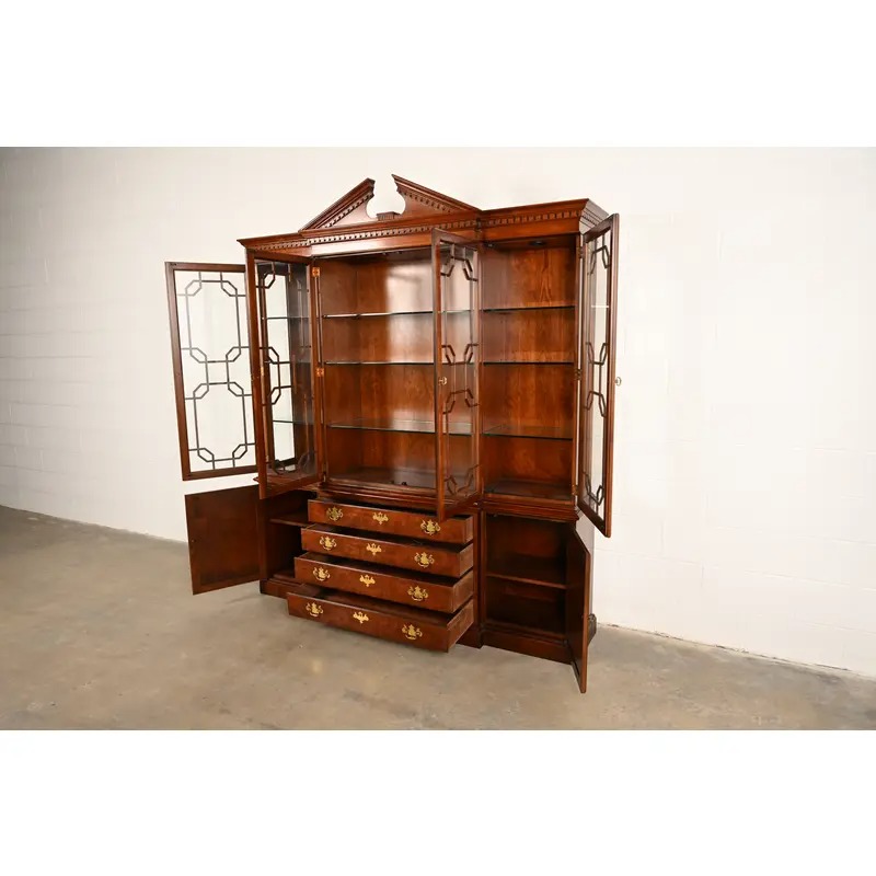 Henredon Georgian Carved Mahogany Breakfront Bookcase Cabinet - Image 6