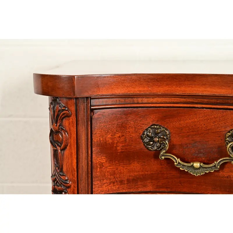 Century Furniture Georgian Carved Flame Mahogany Serpentine Front Five-Drawer Highboy Dresser | Circa 1950s - Image 9