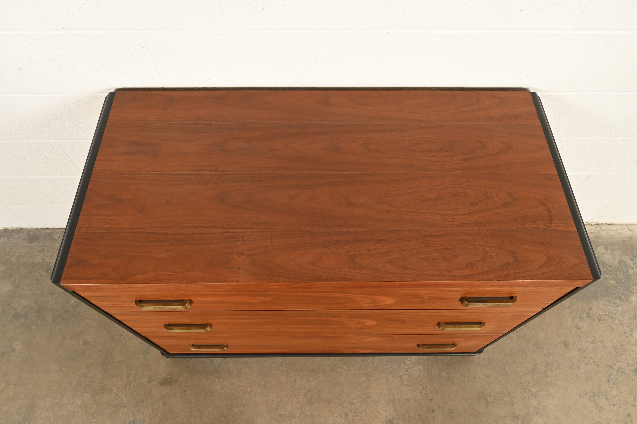 Donald Deskey Style Art Deco Walnut Dresser or Chest of Drawers, Circa 1940s - Image 6