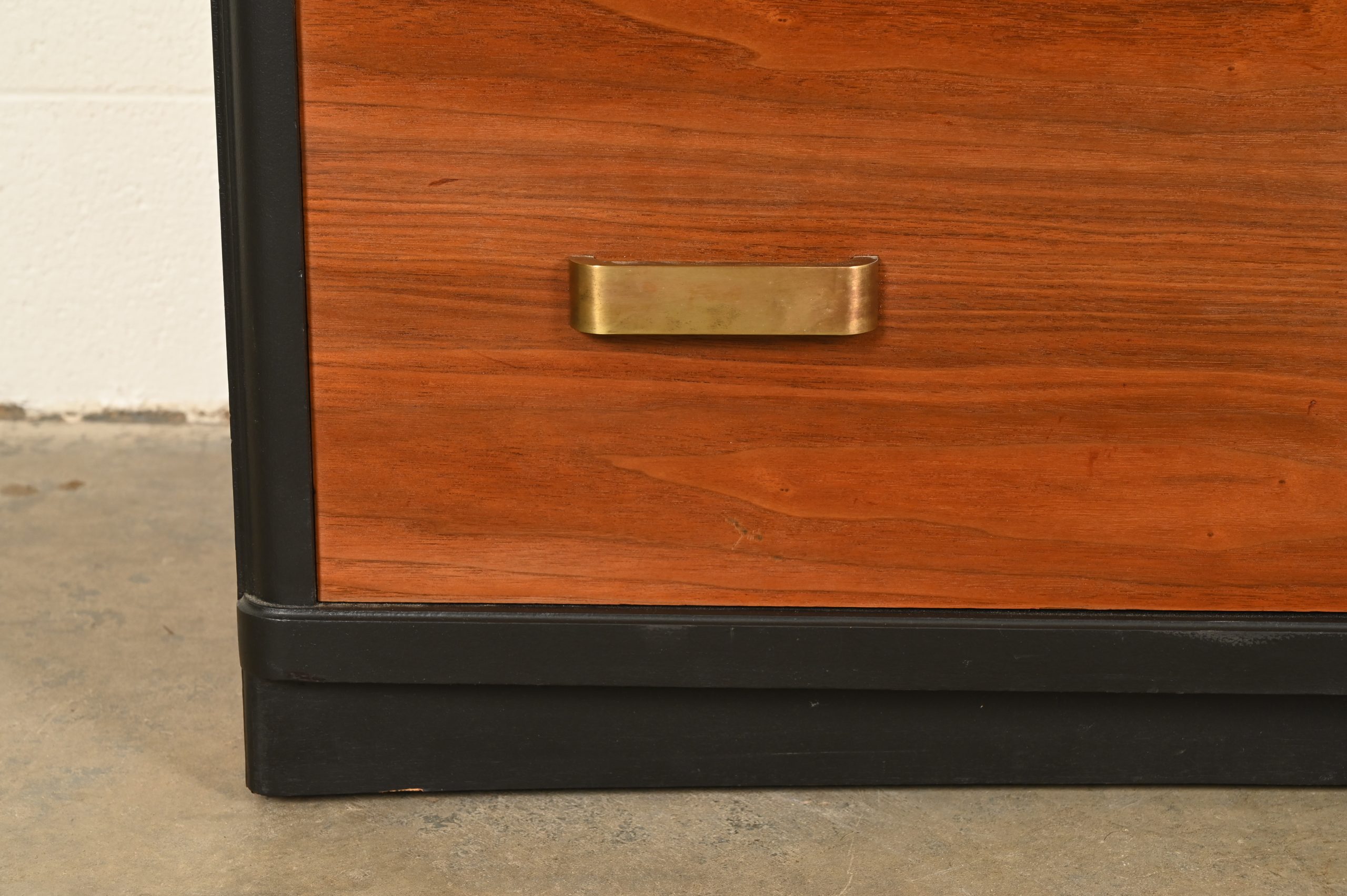 Donald Deskey Style Art Deco Walnut Dresser or Chest of Drawers, Circa 1940s - Image 11