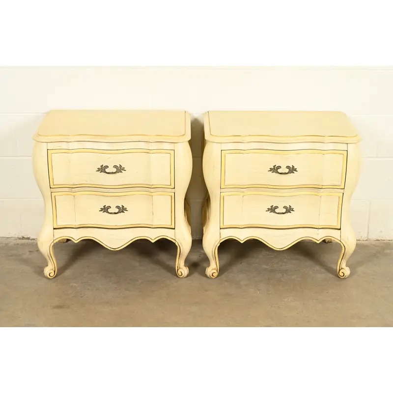 White Furniture French Provincial Louis XV Cream Lacquered Nightstands, Pair - Image 3