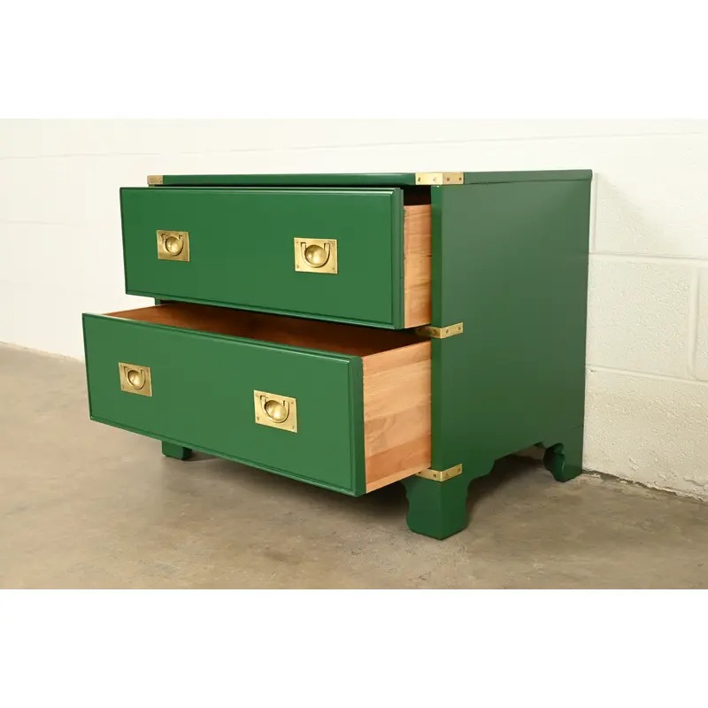 Drexel Heritage Mid-Century Hollywood Regency Campaign Green Lacquered Nightstand | Circa 1970s - Image 6