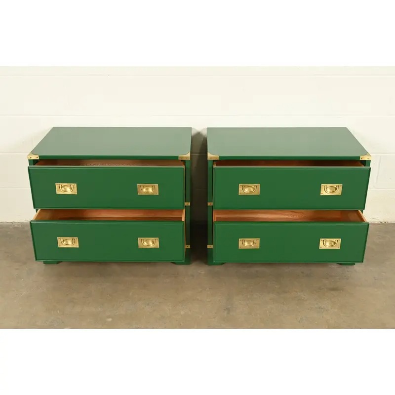 Drexel Heritage Mid-Century Hollywood Regency Campaign Green Lacquered Nightstands | Pair - Image 7