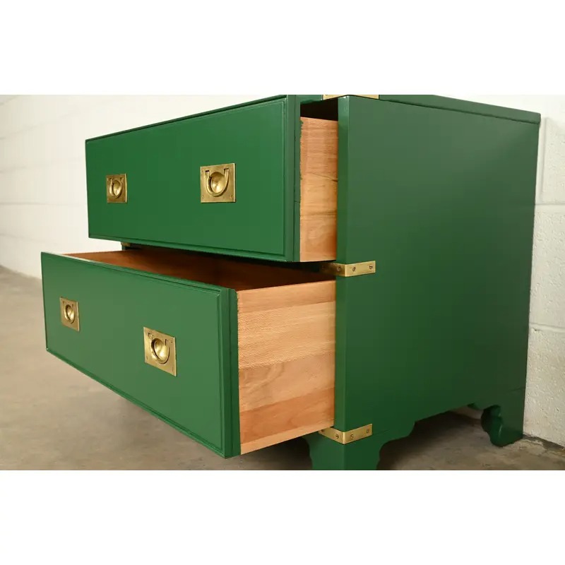Drexel Heritage Mid-Century Hollywood Regency Campaign Green Lacquered Nightstands | Pair - Image 8